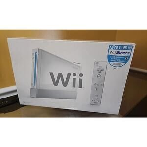 Nintendo Wii Console Complete In Box with Wii Sports Bundle - White